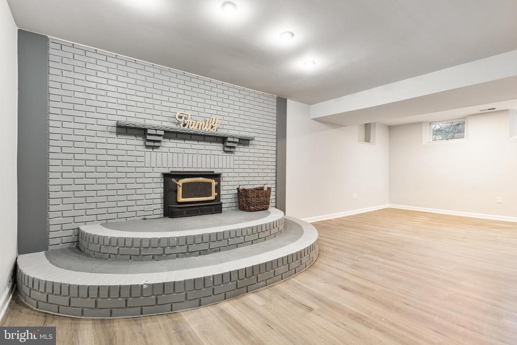 319 Buck Cash Dr