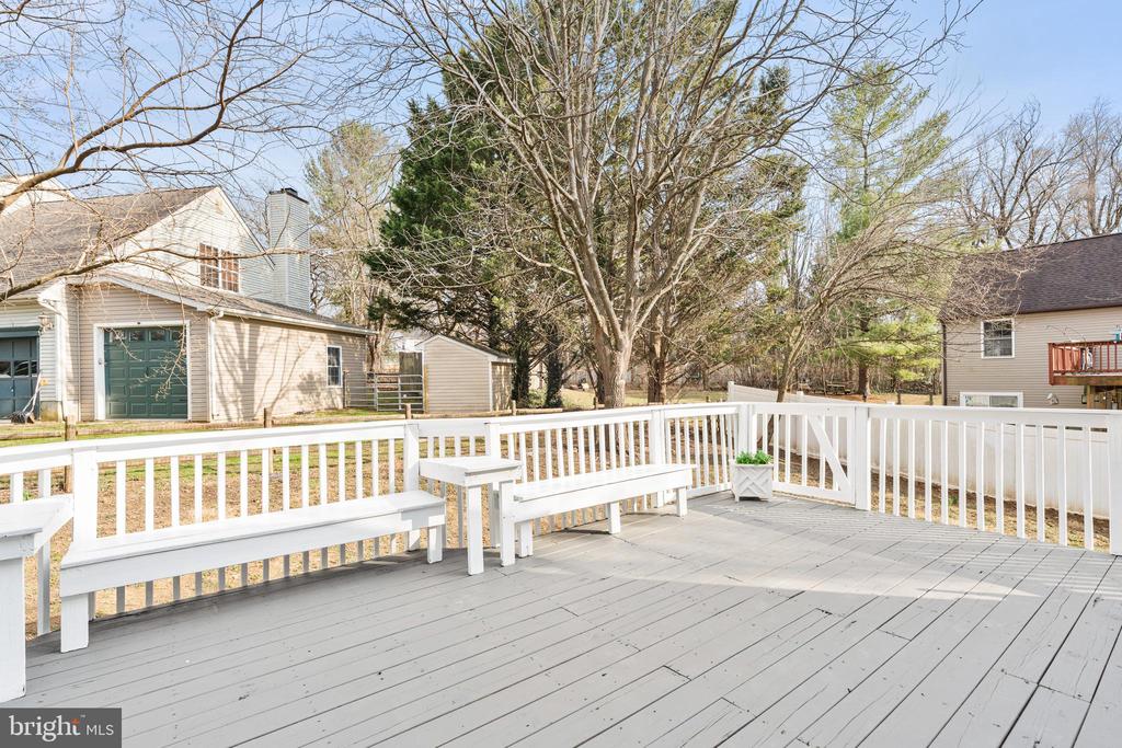 319 Buck Cash Dr