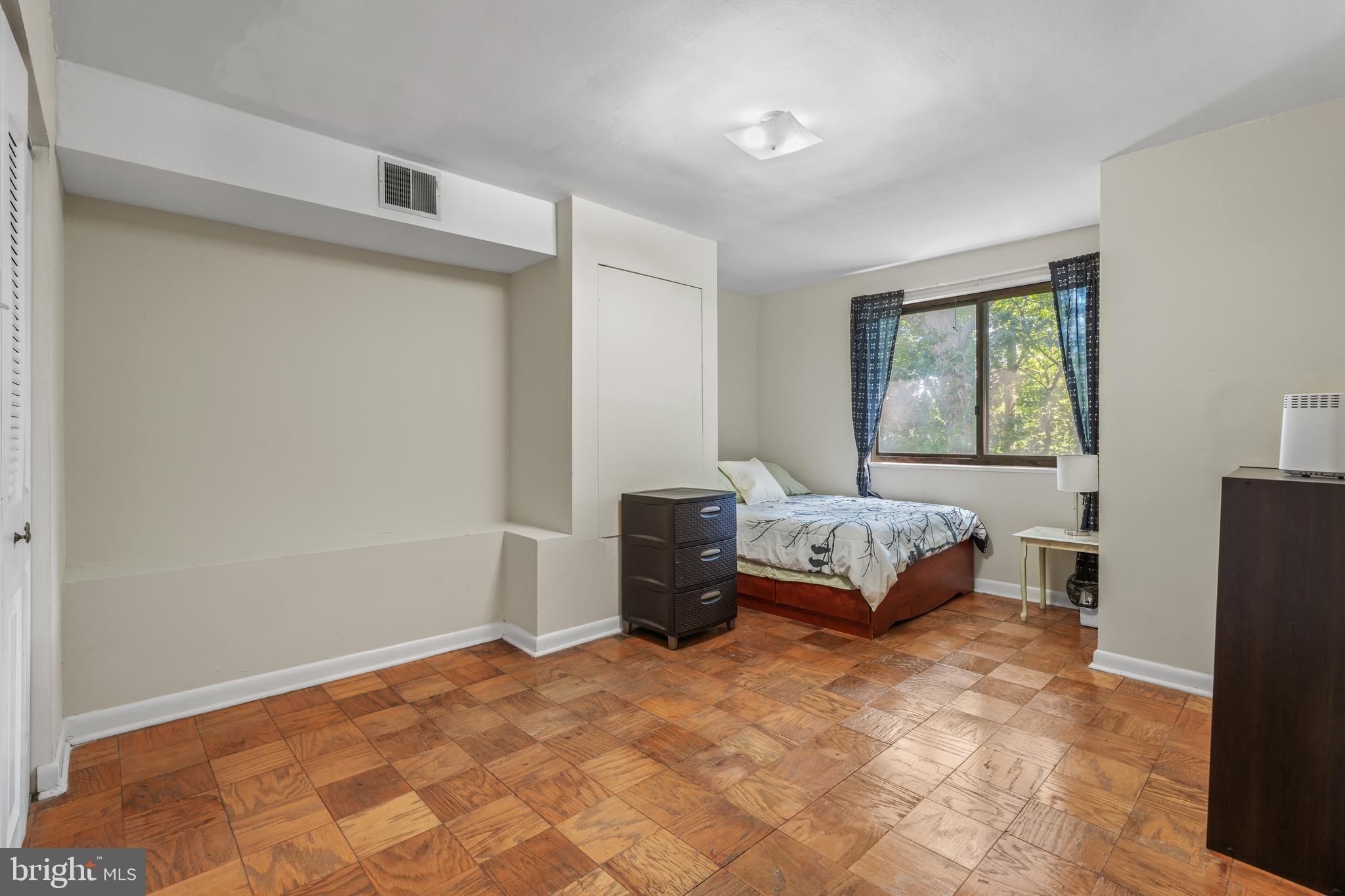 7611 Maple Ave #707