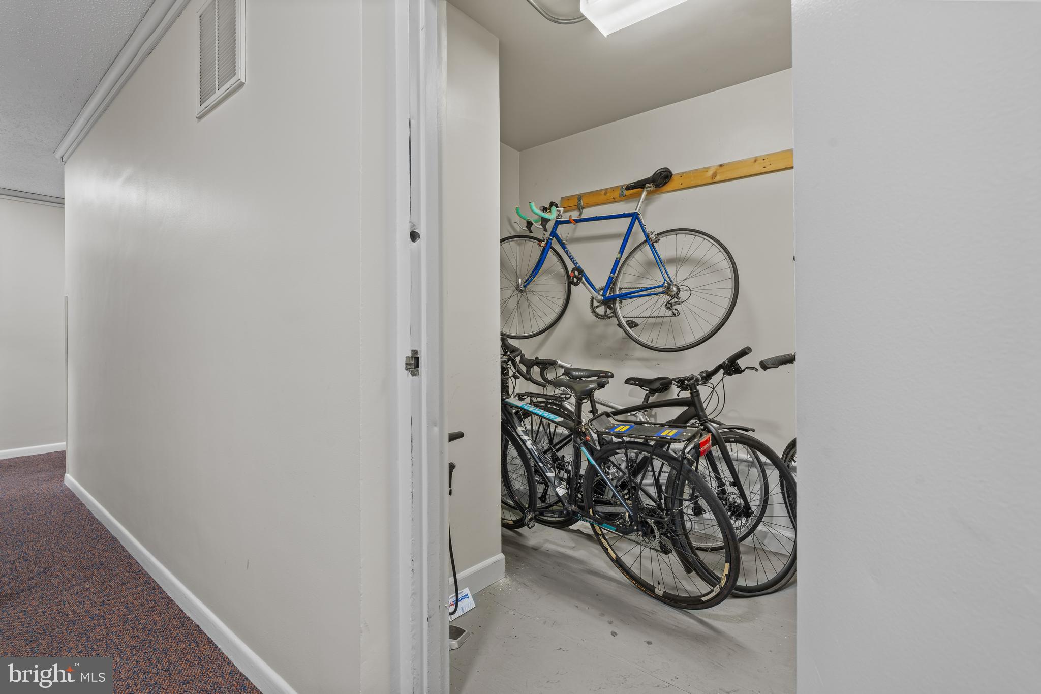 7611 Maple Ave #707