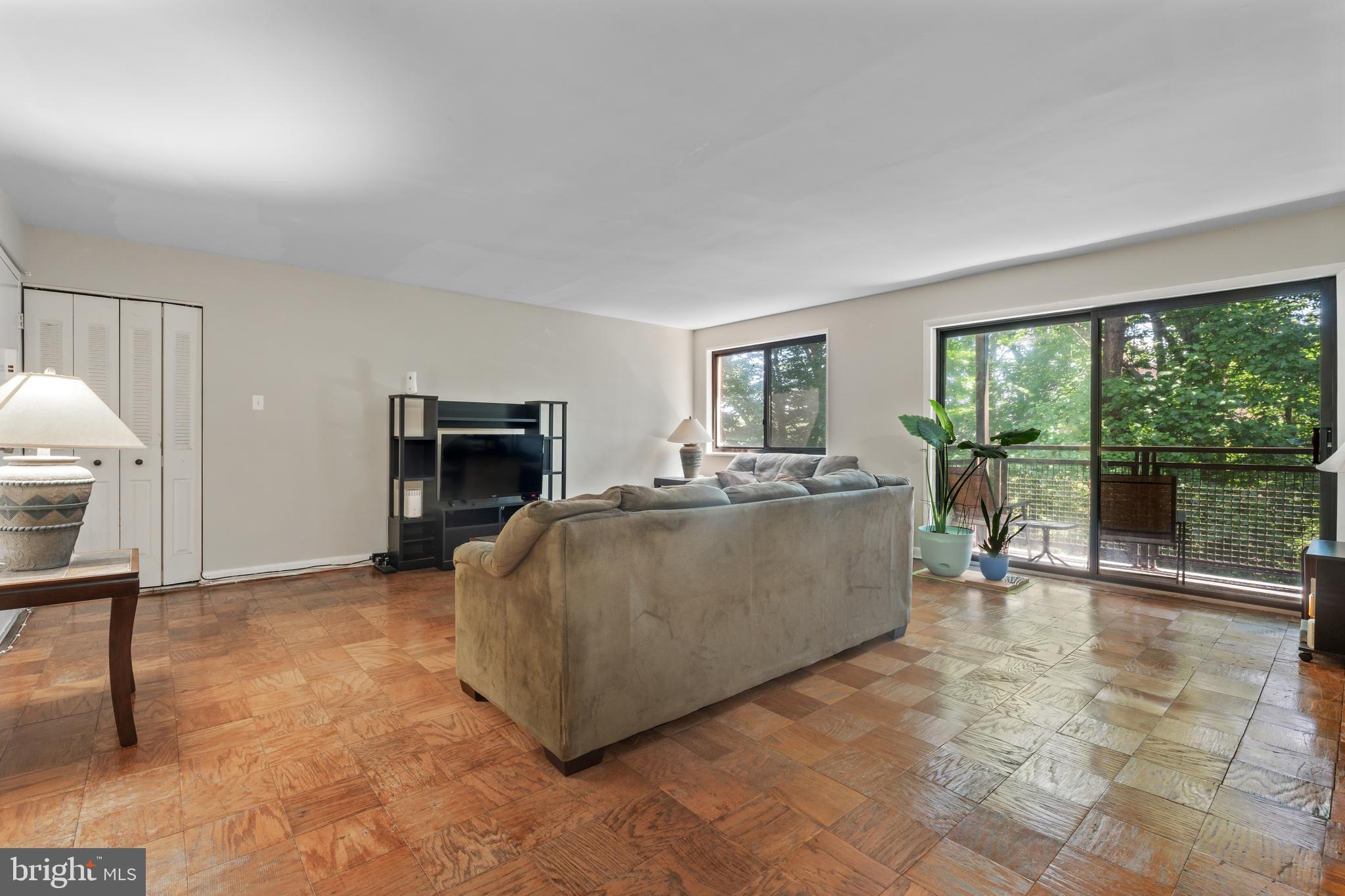 7611 Maple Ave #707