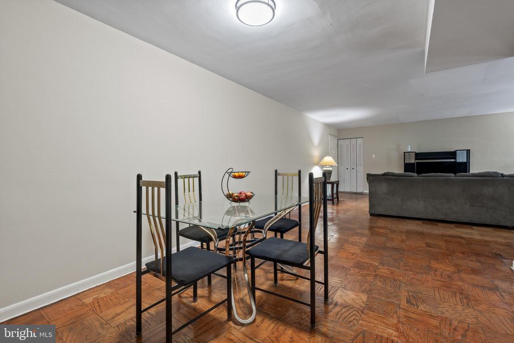 7611 Maple Ave #707