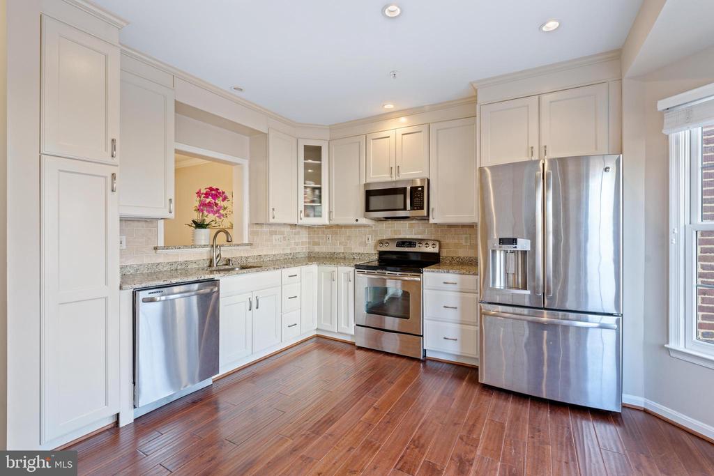 5417 Whitley Park Terace