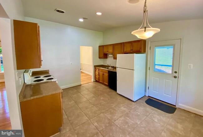 2706 SILVERDALE DR