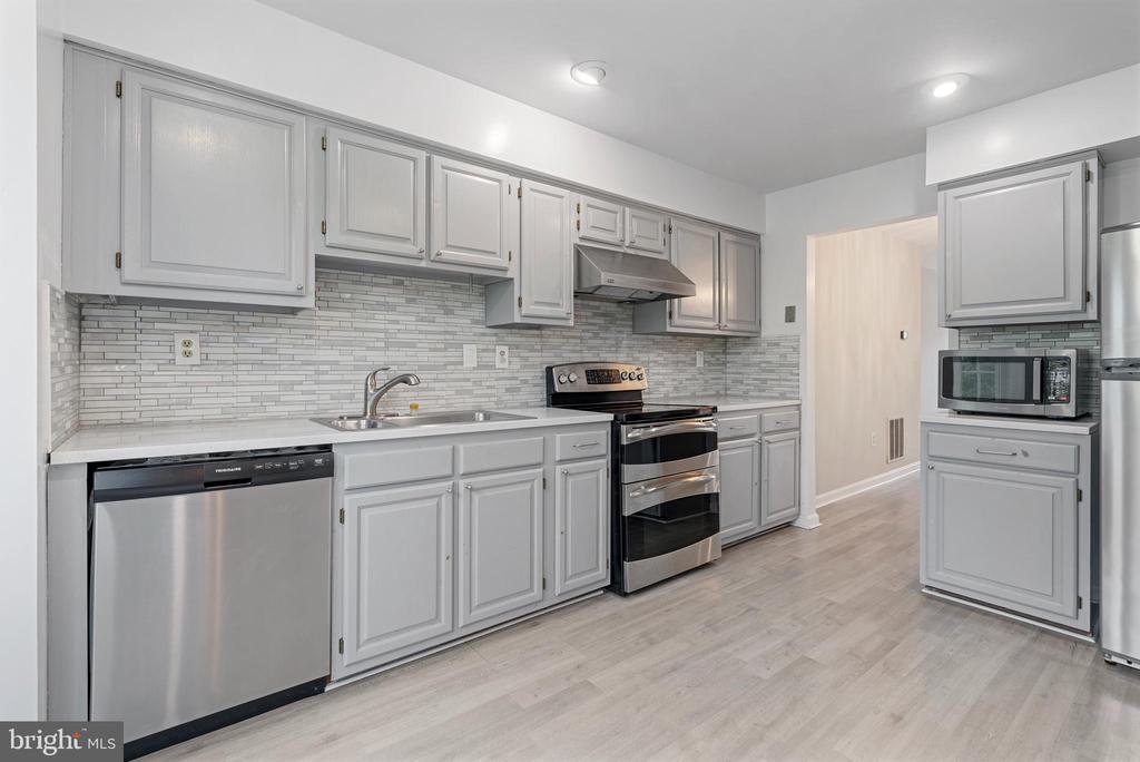 12307 Sandy Point Ct