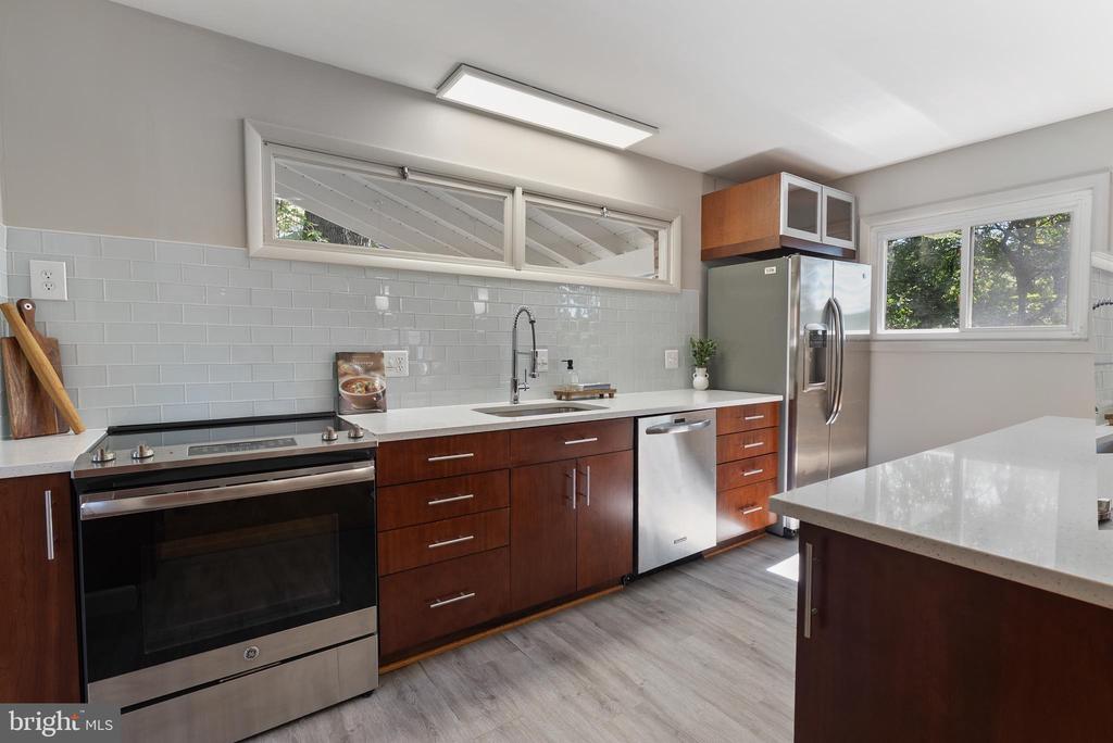 1 Schindler Ct