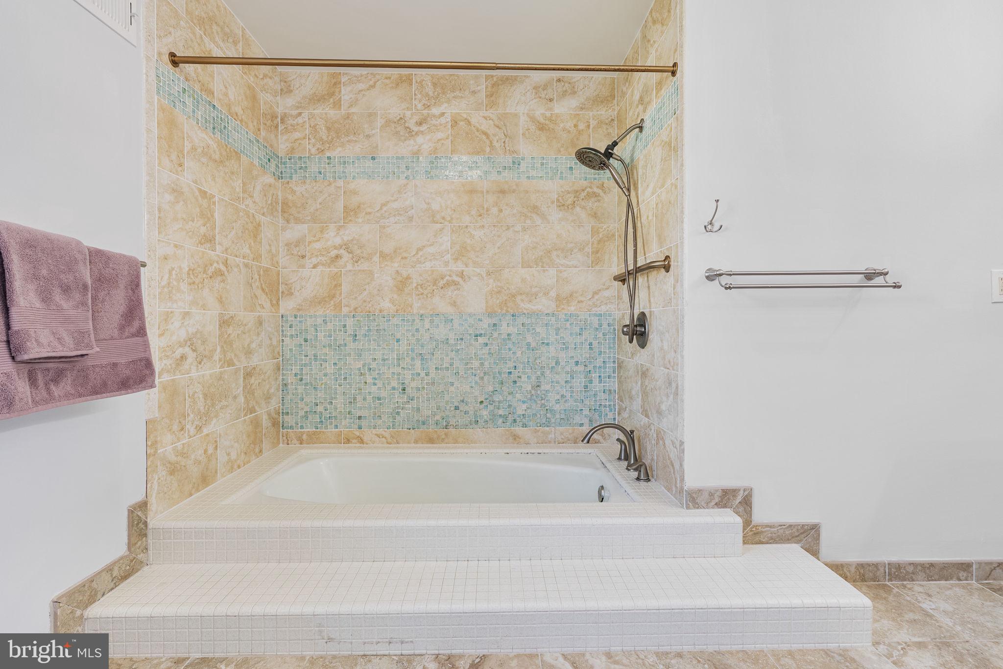 11008 WICKSHIRE WAY C-5