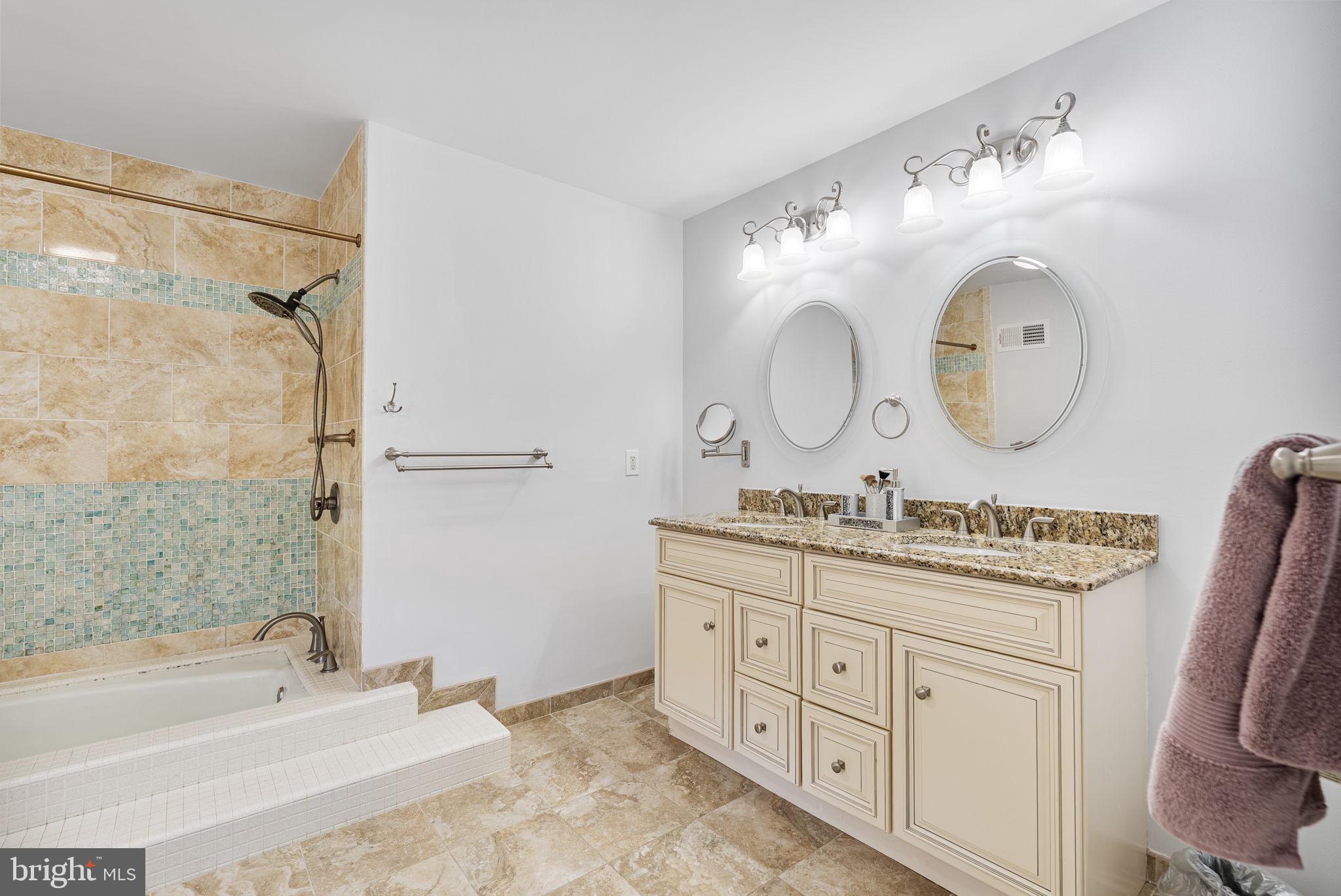 11008 WICKSHIRE WAY C-5