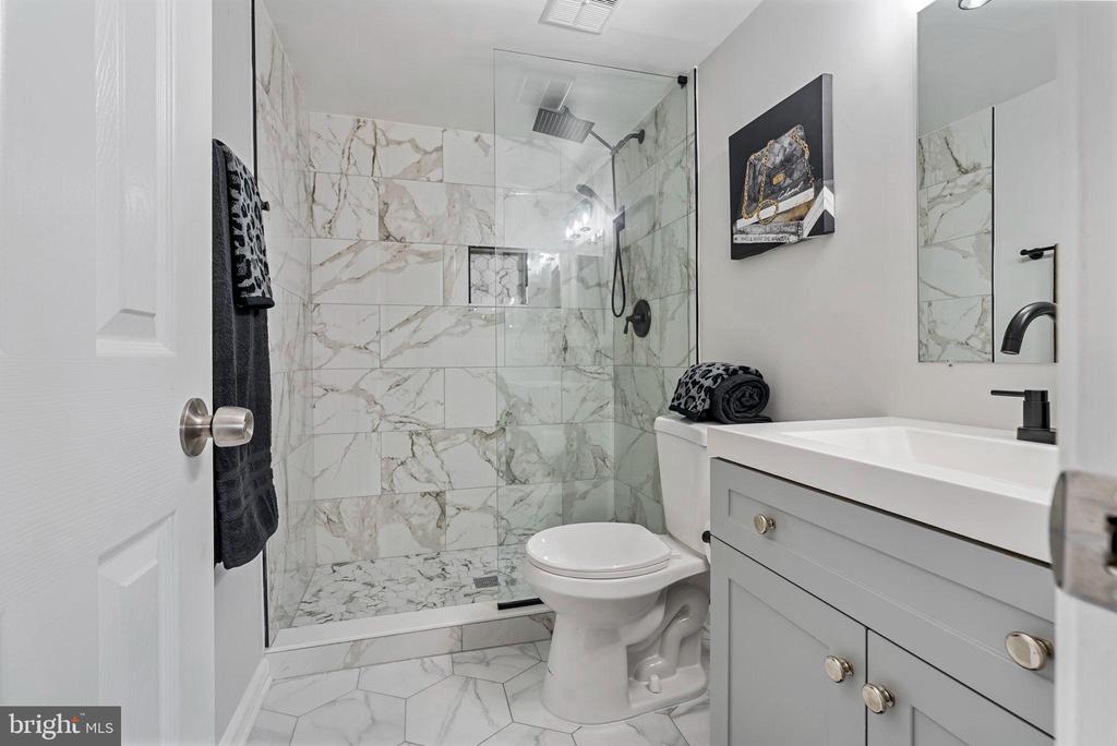 790 QUINCE ORCHARD BOULEVARD 790-20