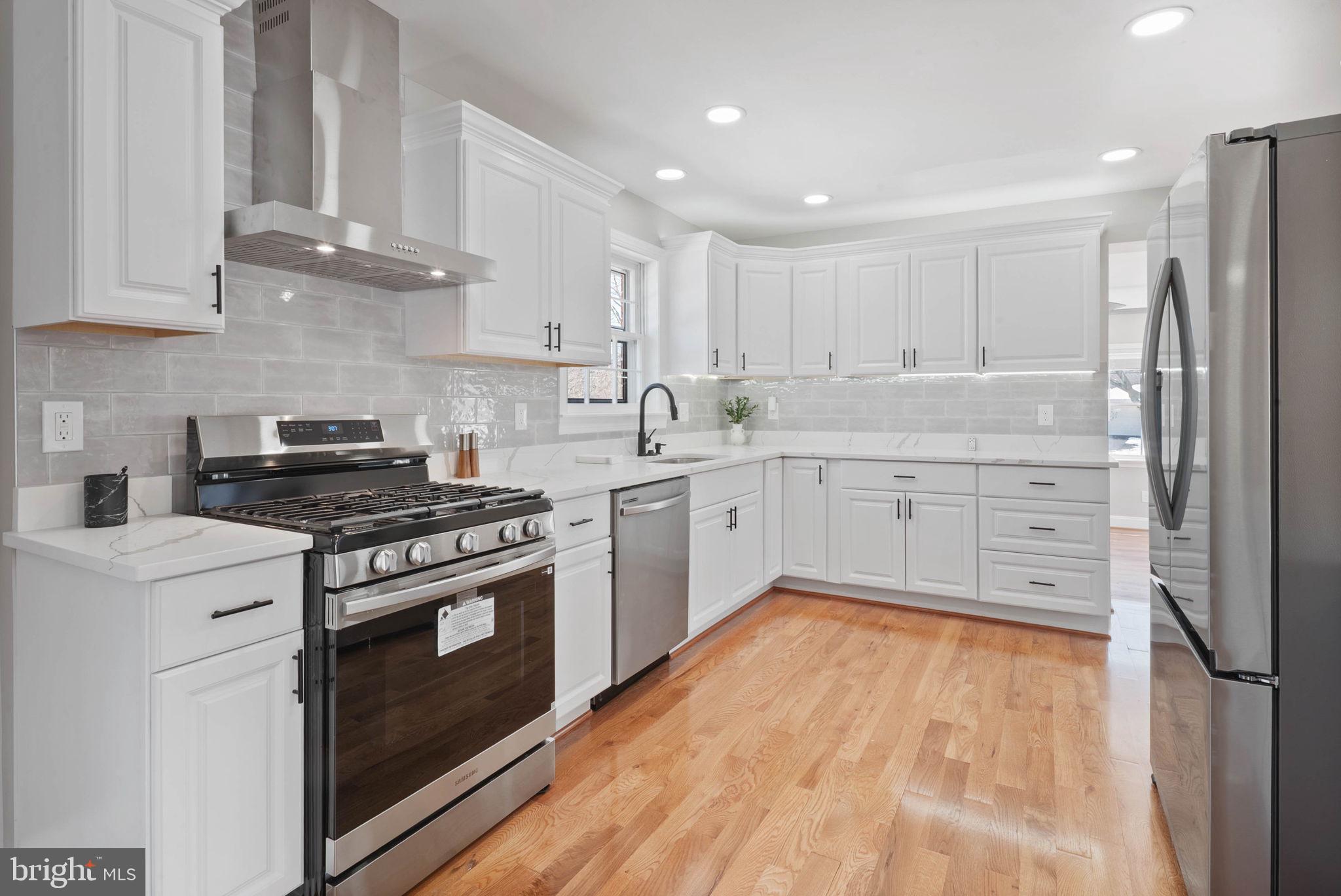 18901 BLOOMFIELD ROAD