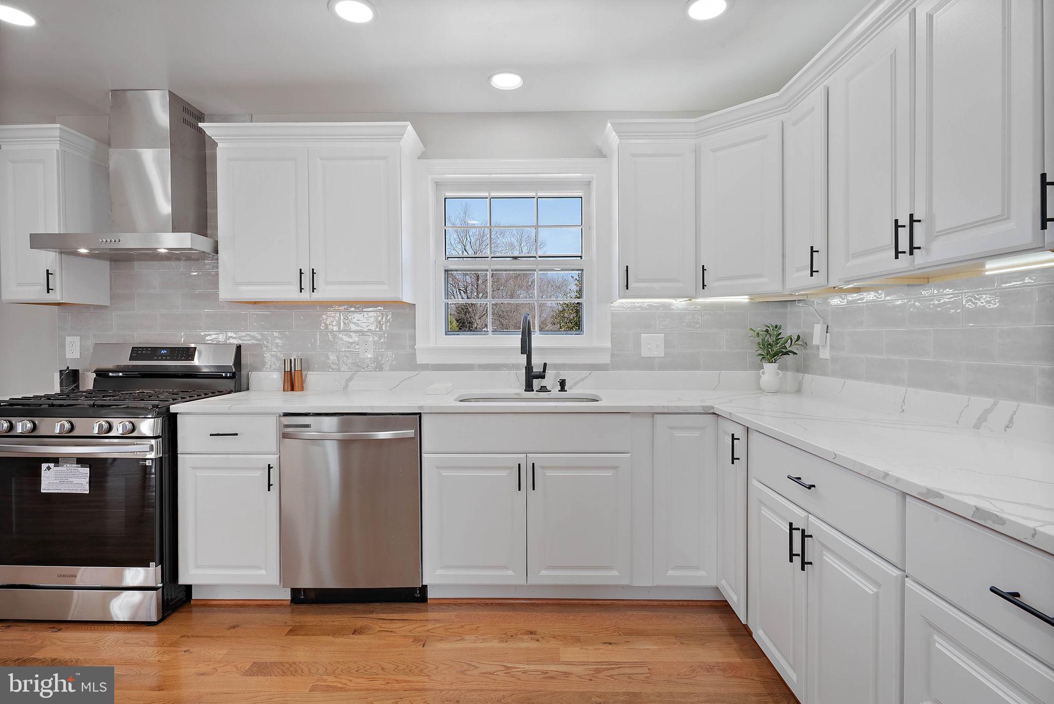 18901 BLOOMFIELD ROAD