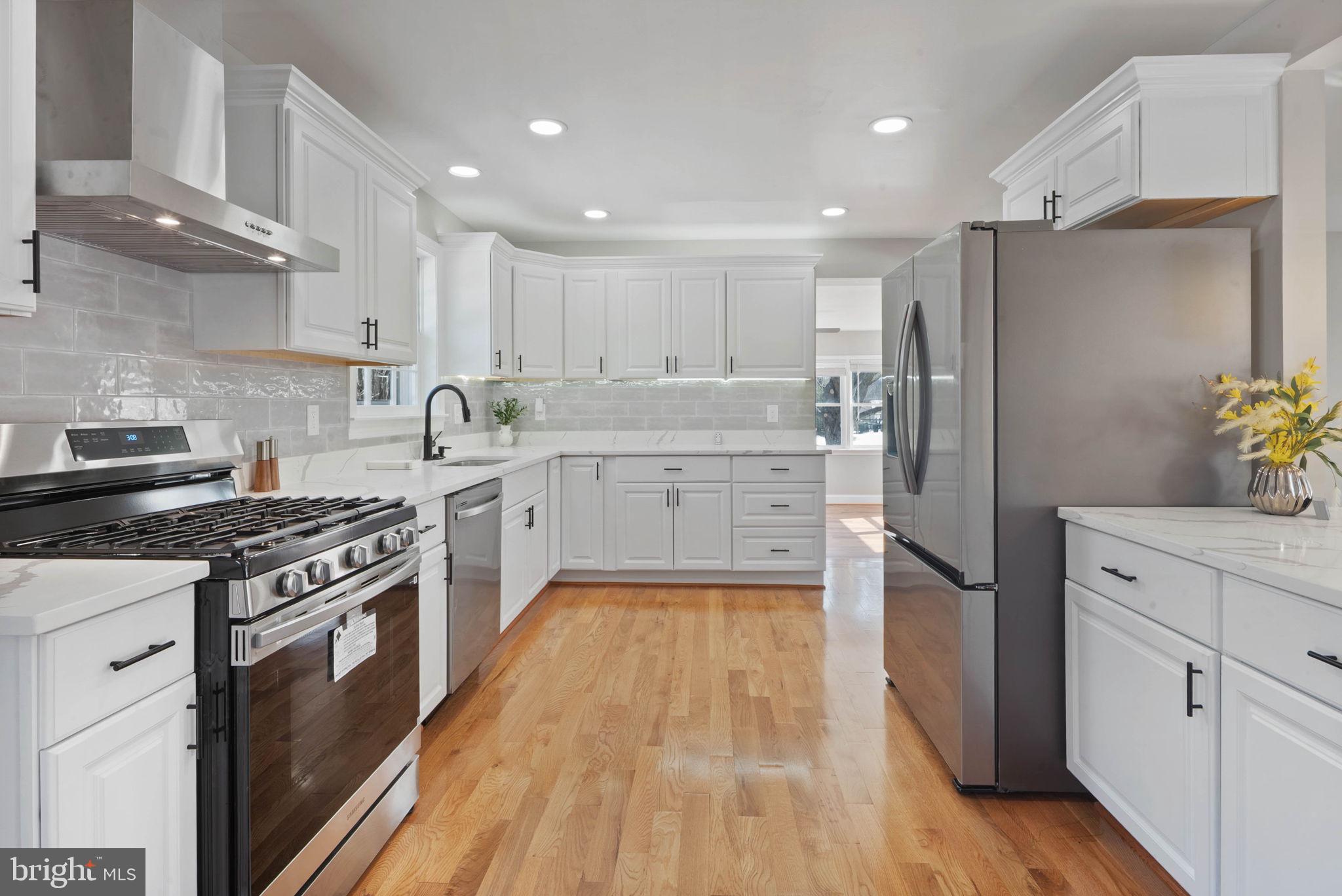 18901 BLOOMFIELD ROAD