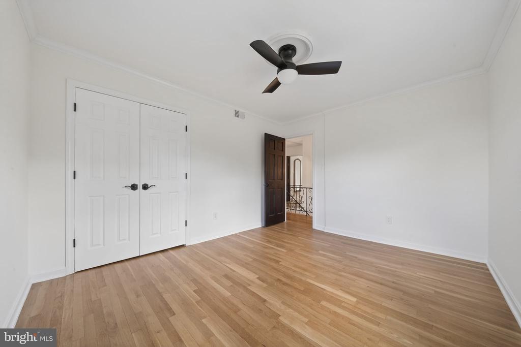 12704 THERESA DRIVE