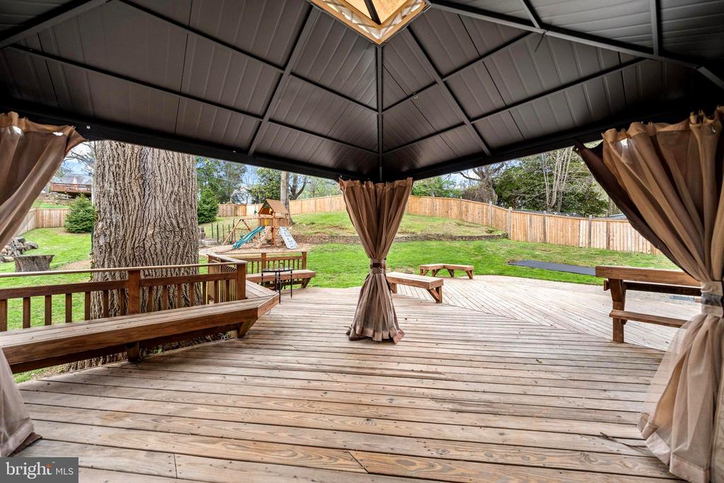 12704 THERESA DRIVE