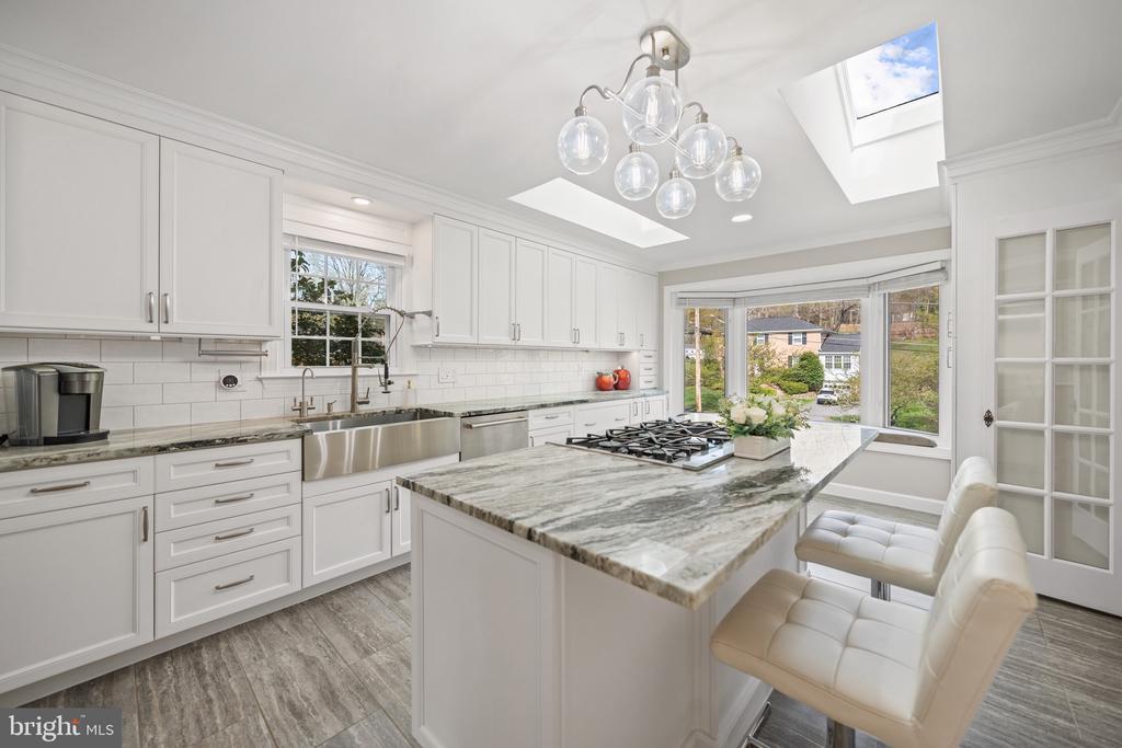 12704 THERESA DRIVE