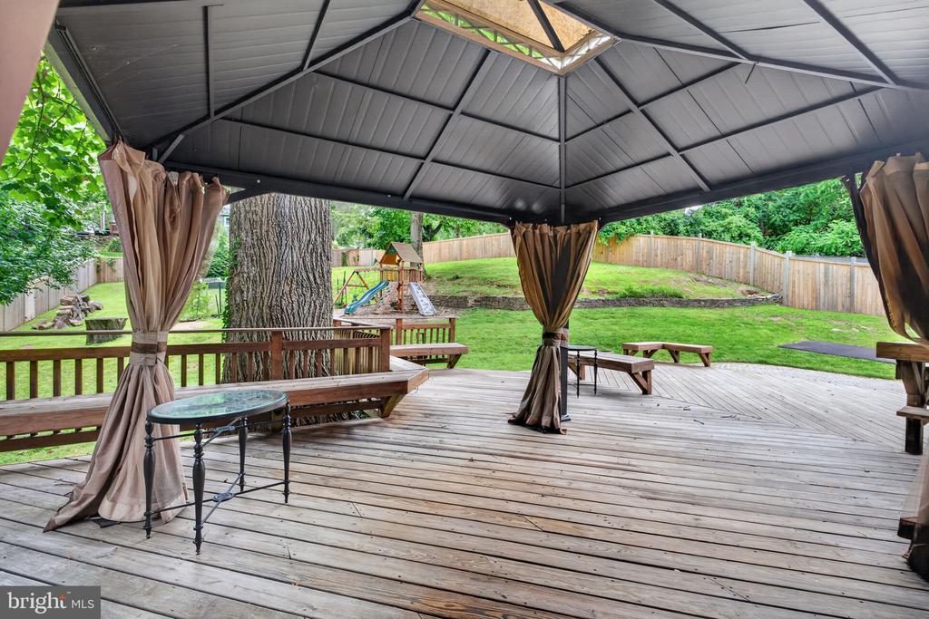 12704 THERESA DRIVE