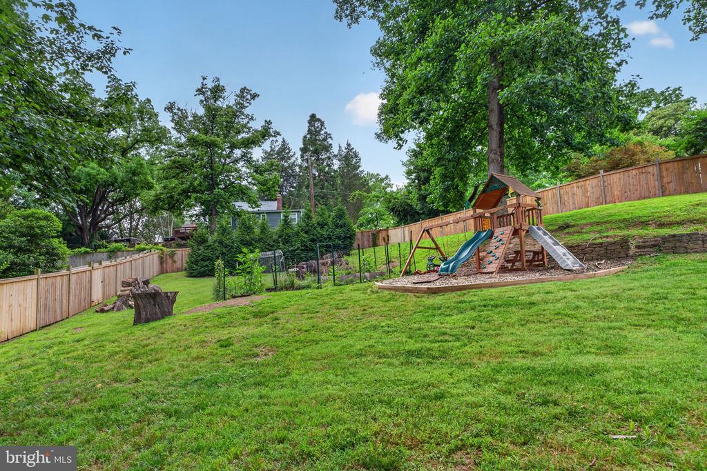 12704 THERESA DRIVE
