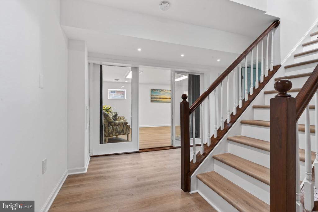 12704 THERESA DRIVE