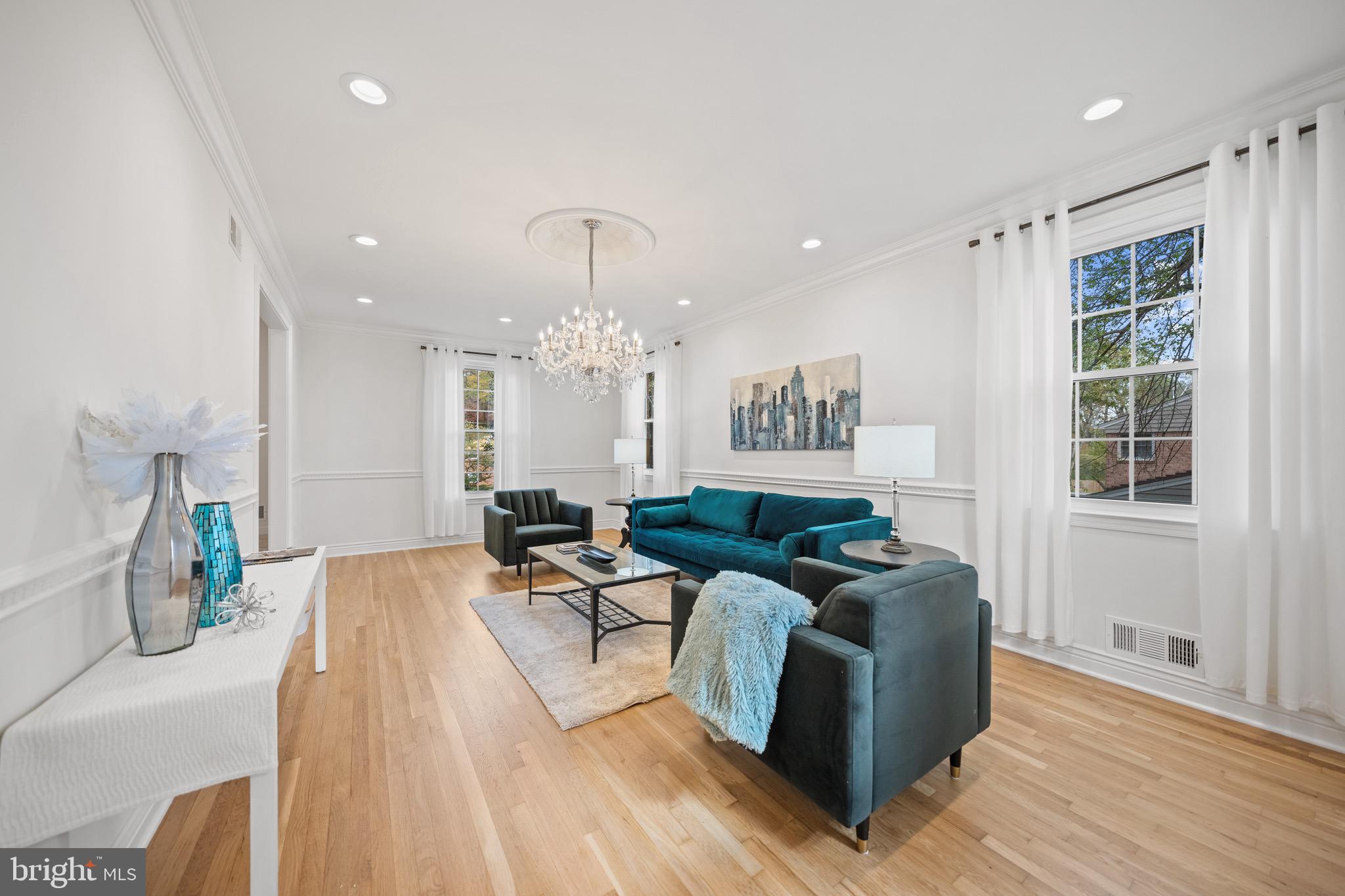 12704 THERESA DRIVE