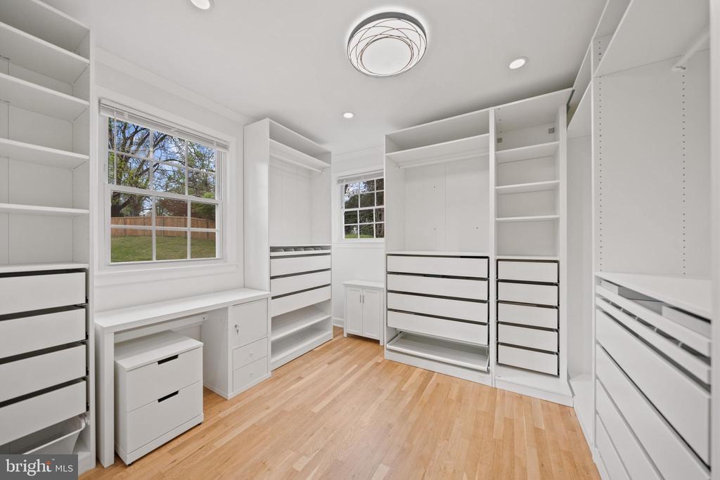 12704 THERESA DRIVE