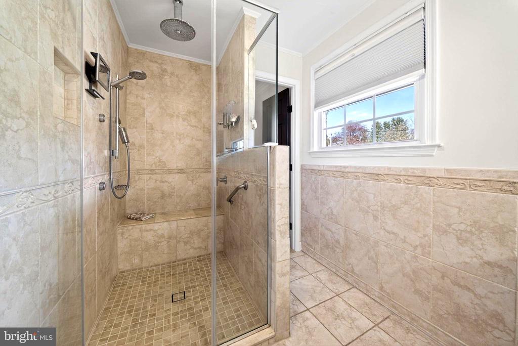 12704 THERESA DRIVE