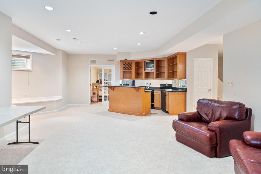 7815 STABLE WAY