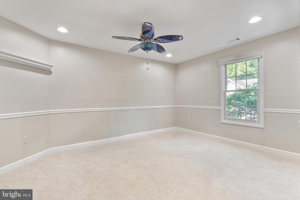 7815 STABLE WAY