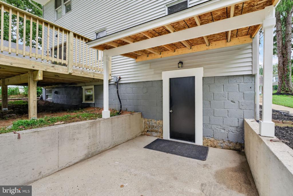 708 ROSEMERE AVENUE