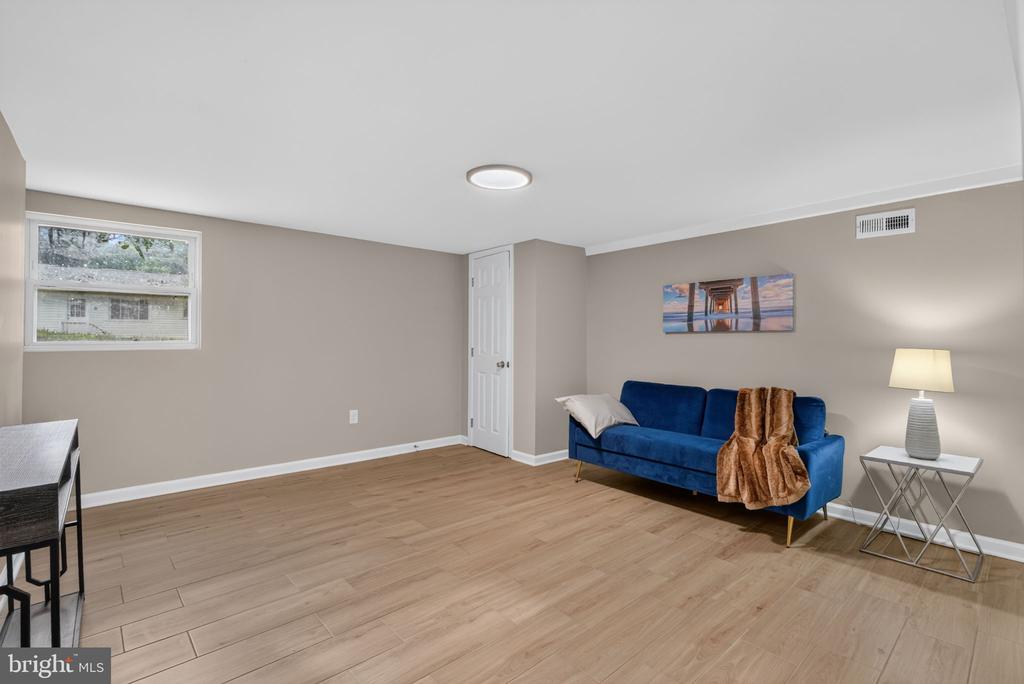708 ROSEMERE AVENUE