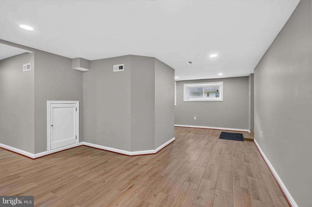 708 ROSEMERE AVENUE