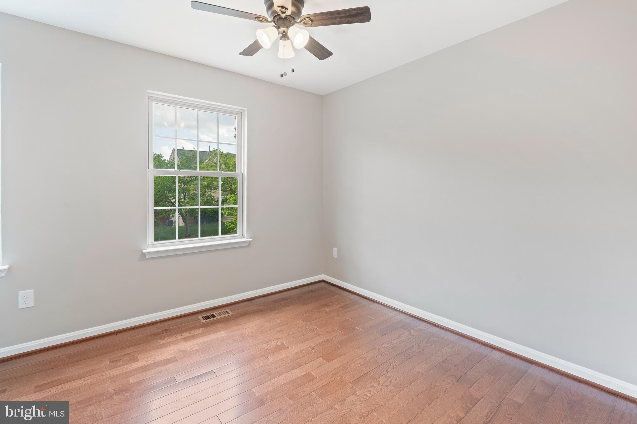 9402 Utica Pl