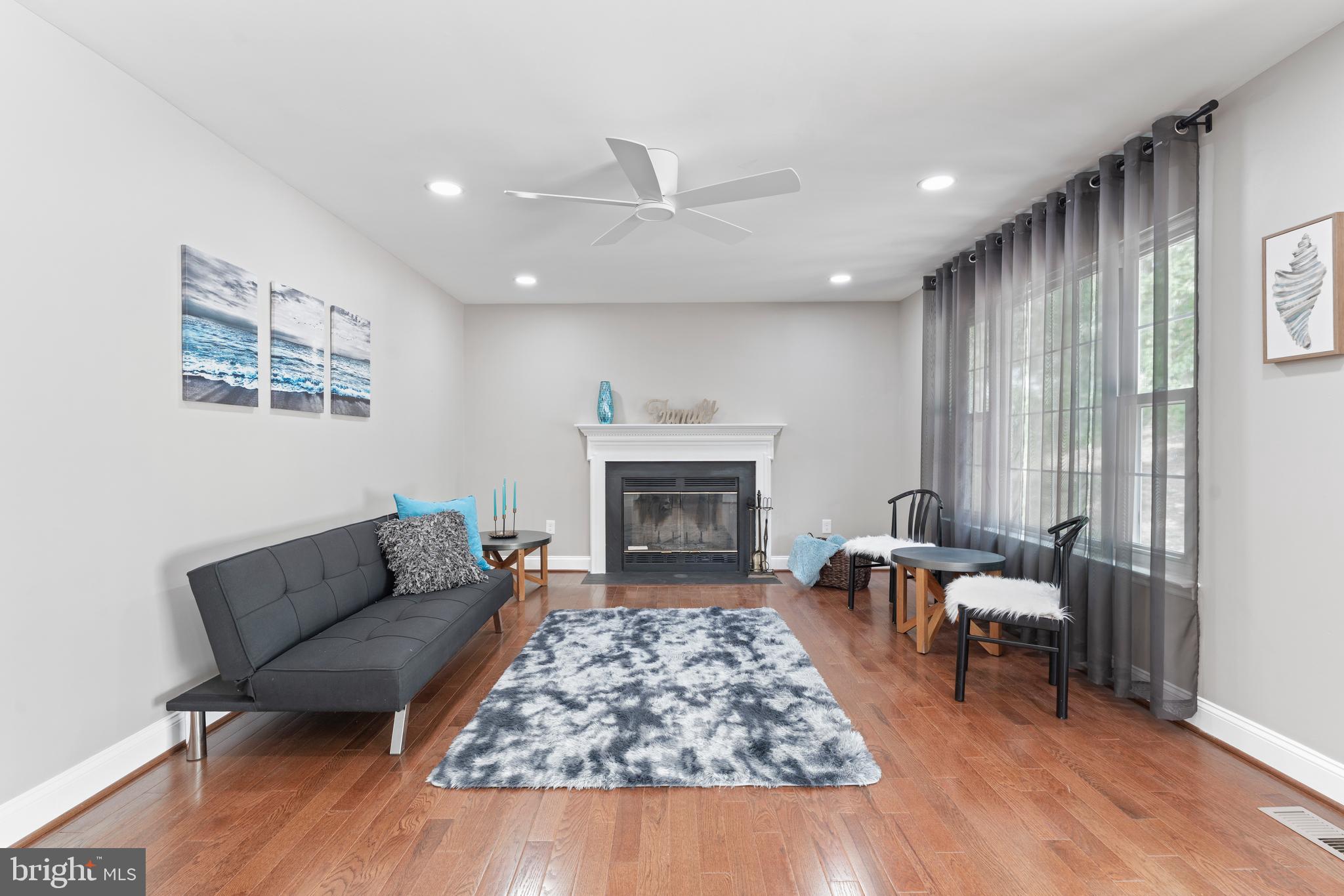 9402 Utica Pl