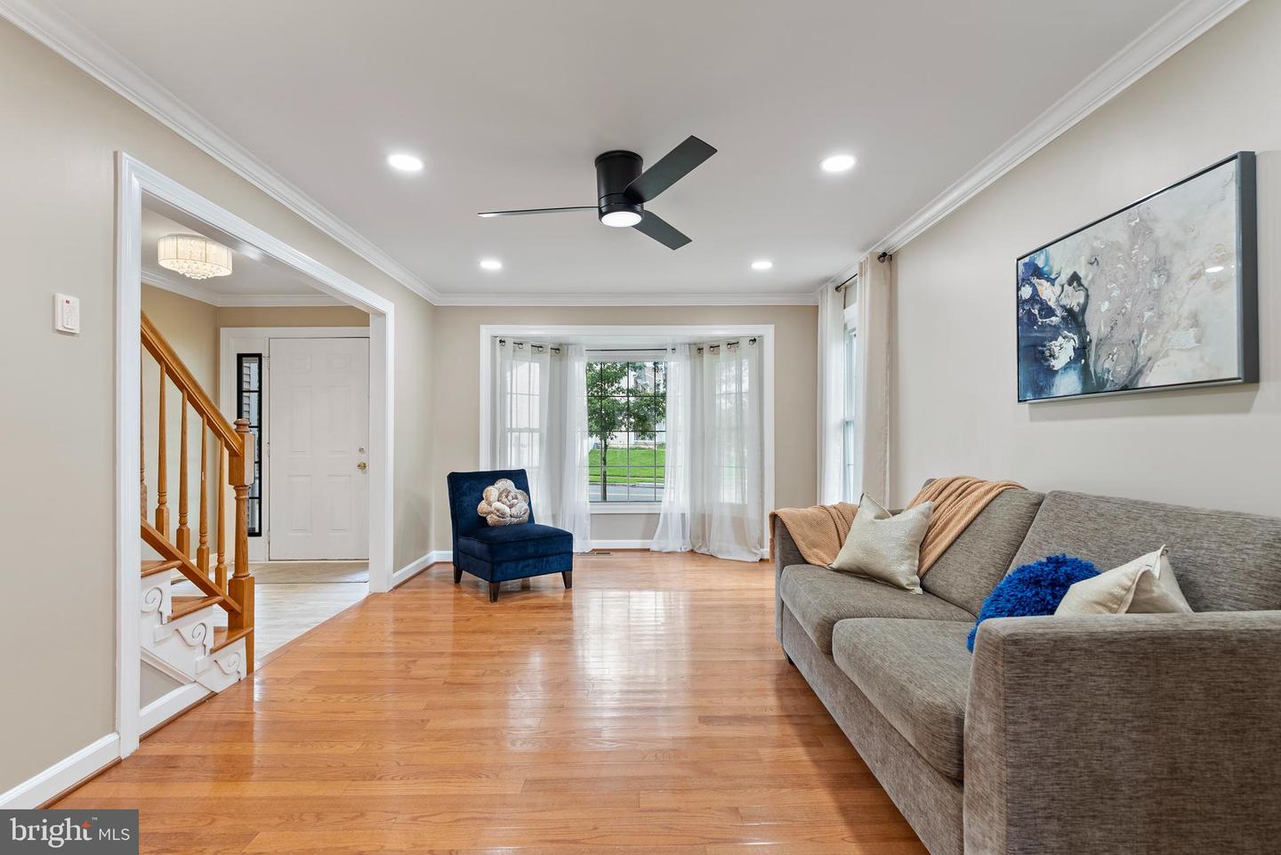 3713 la Dova Way