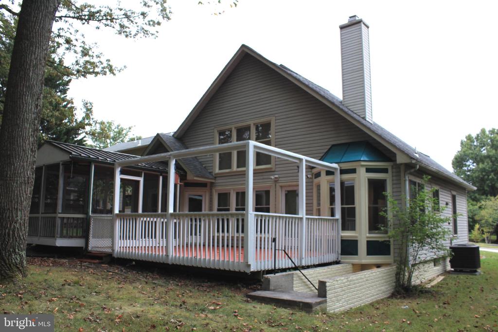 9319 CREEKVIEW DRIVE