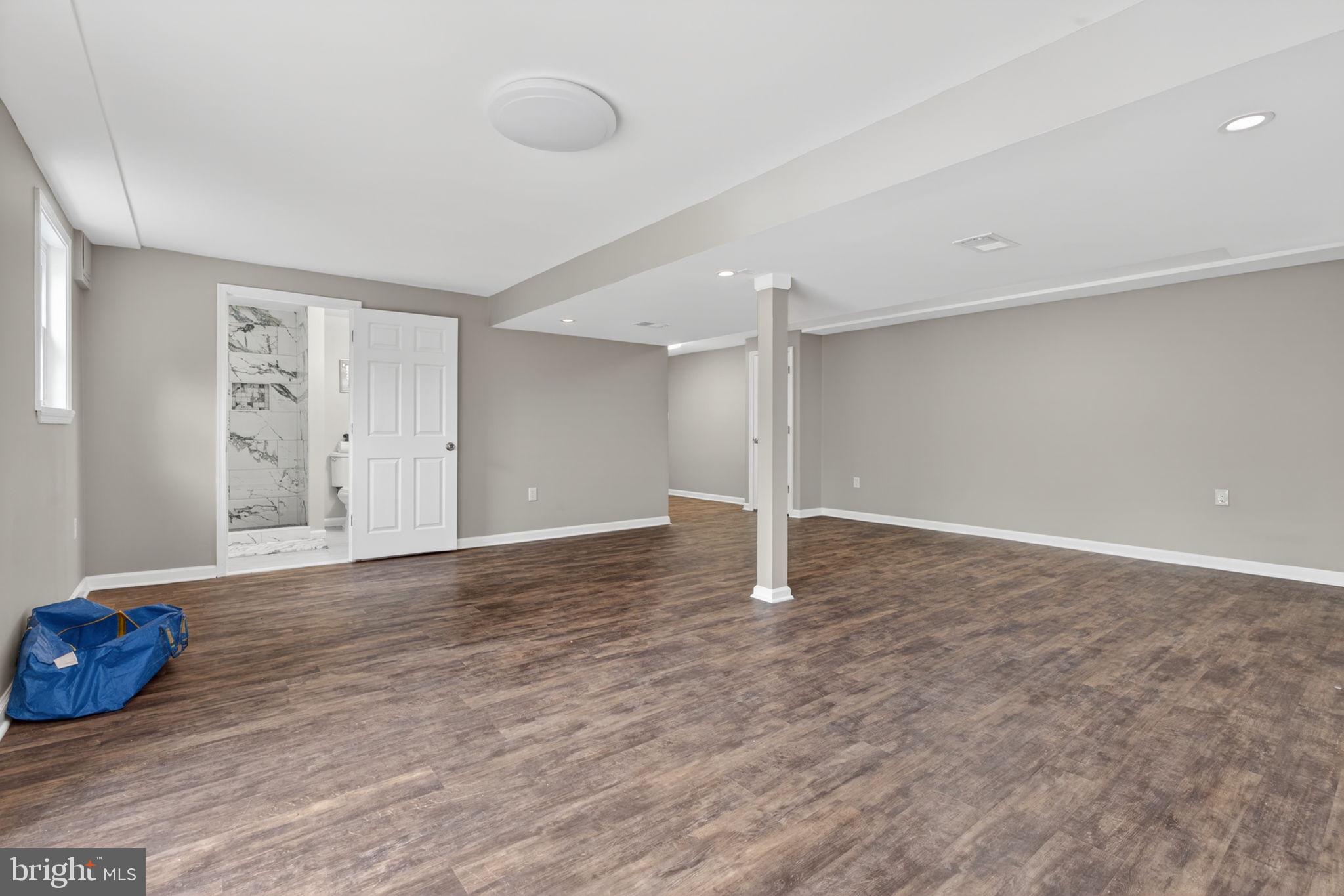 11810 FAIRGREEN LANE