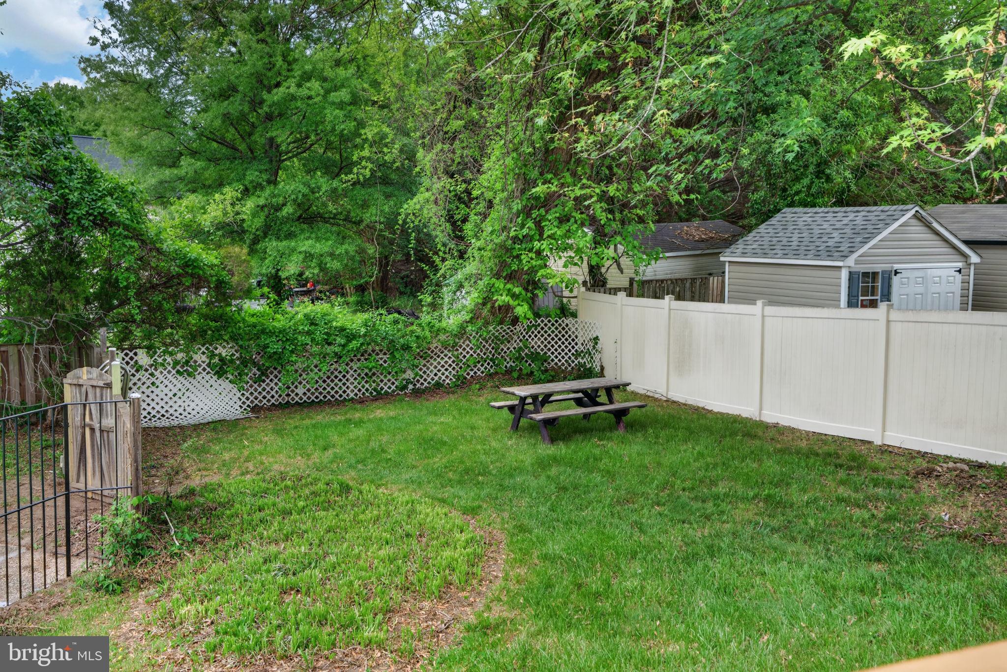 11810 FAIRGREEN LANE