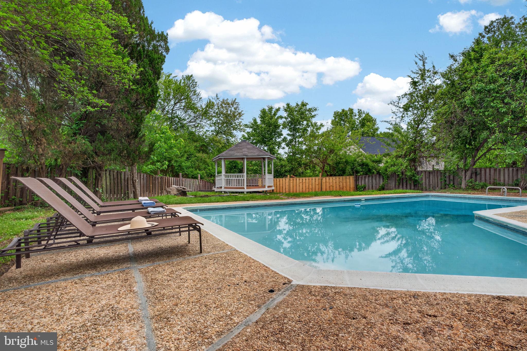 11810 FAIRGREEN LANE