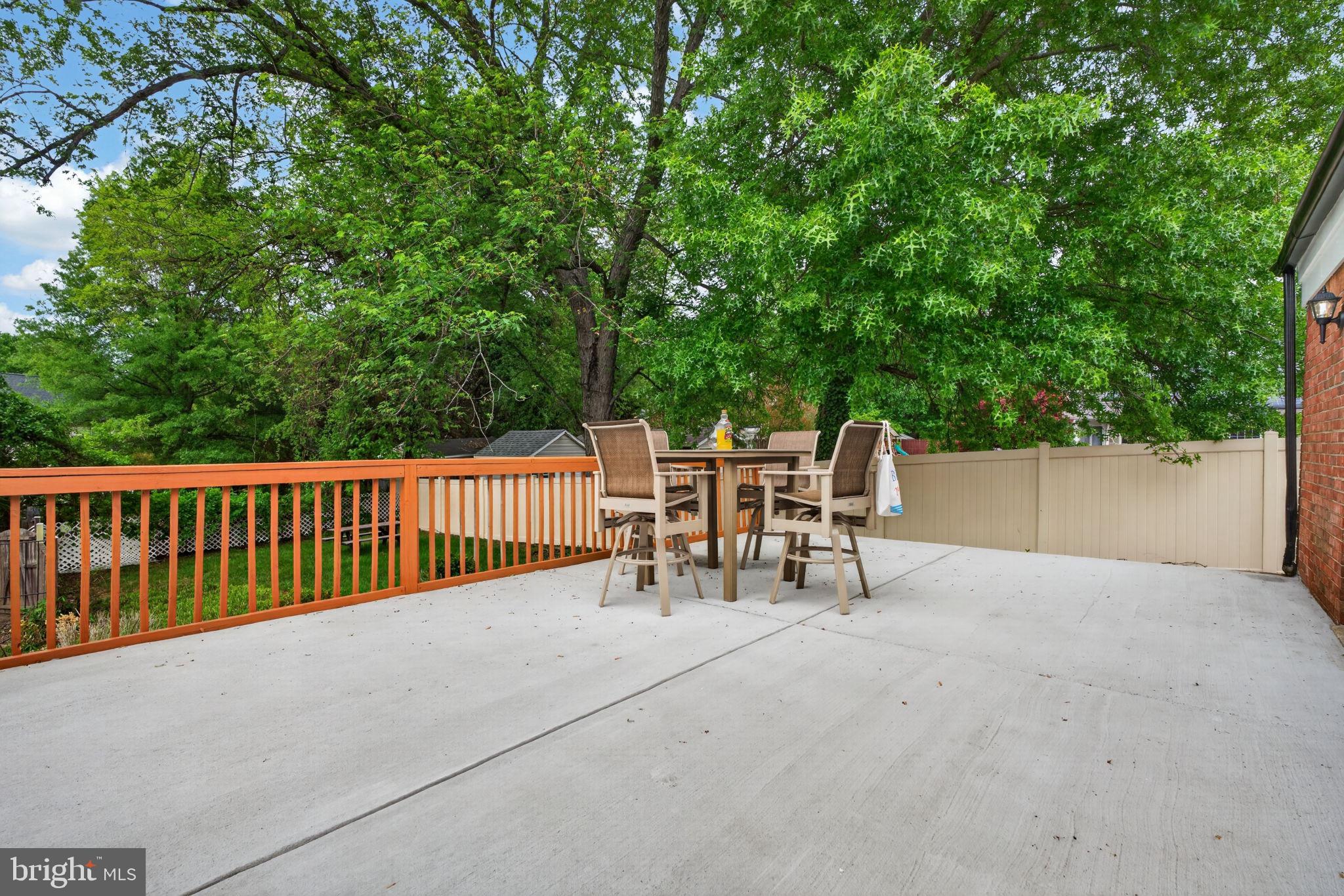 11810 FAIRGREEN LANE