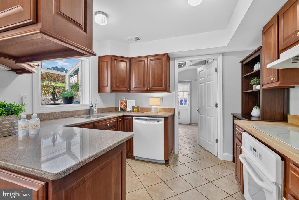 3809 IRONGATE LANE