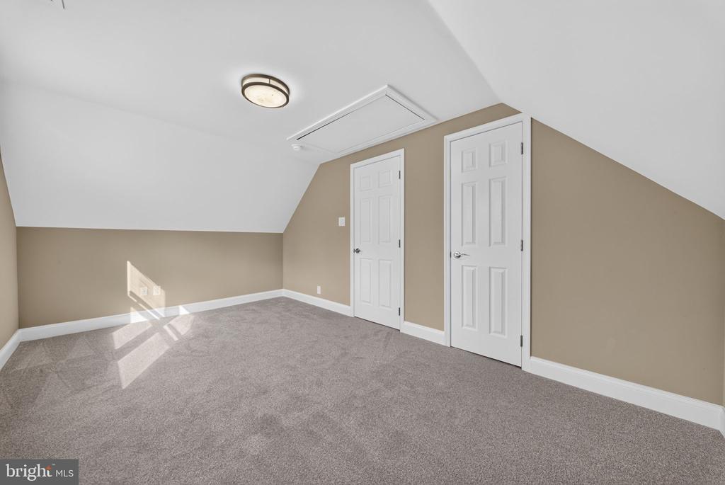 3809 IRONGATE LANE