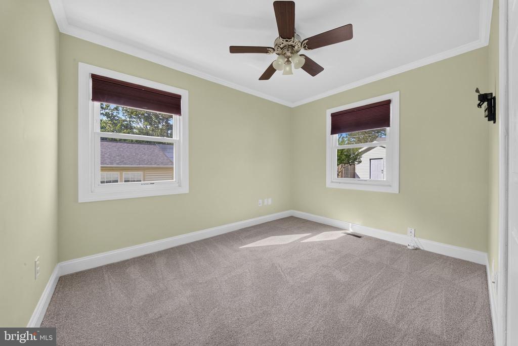 3809 IRONGATE LANE