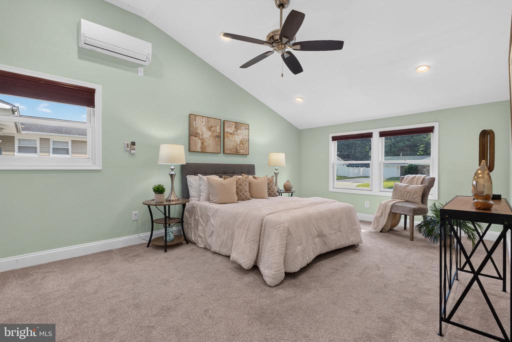 3809 IRONGATE LANE