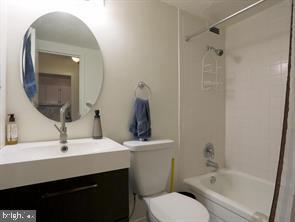 2030 N ADAMS ST #805