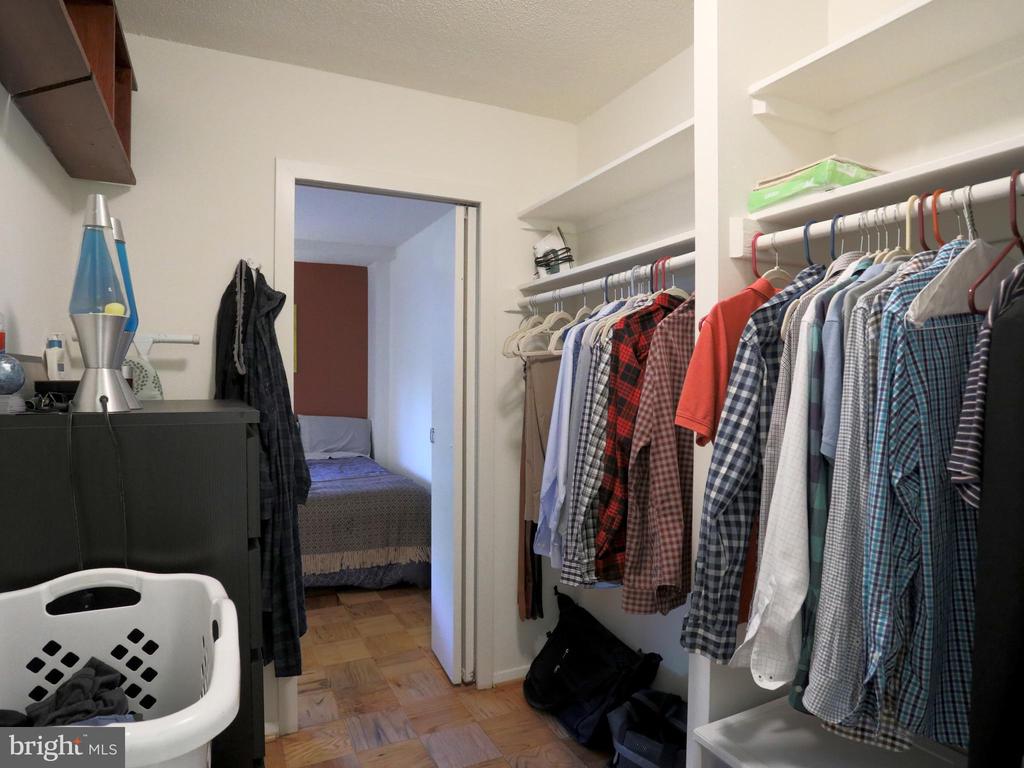 2030 N ADAMS STREET Unit: 805