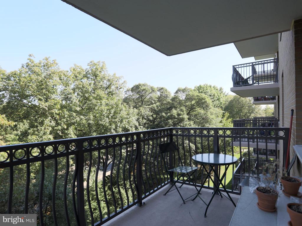 2030 N ADAMS STREET Unit: 805