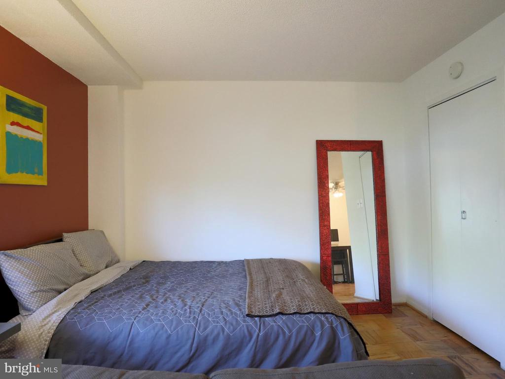 2030 N ADAMS STREET Unit: 805