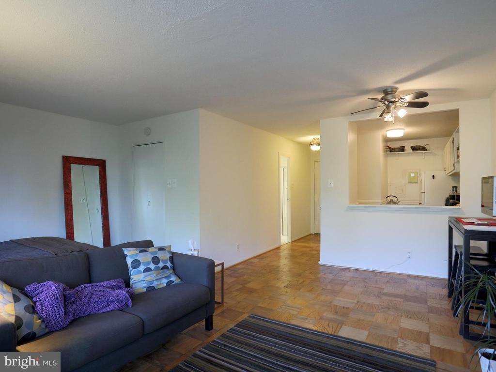 2030 N ADAMS STREET Unit: 805