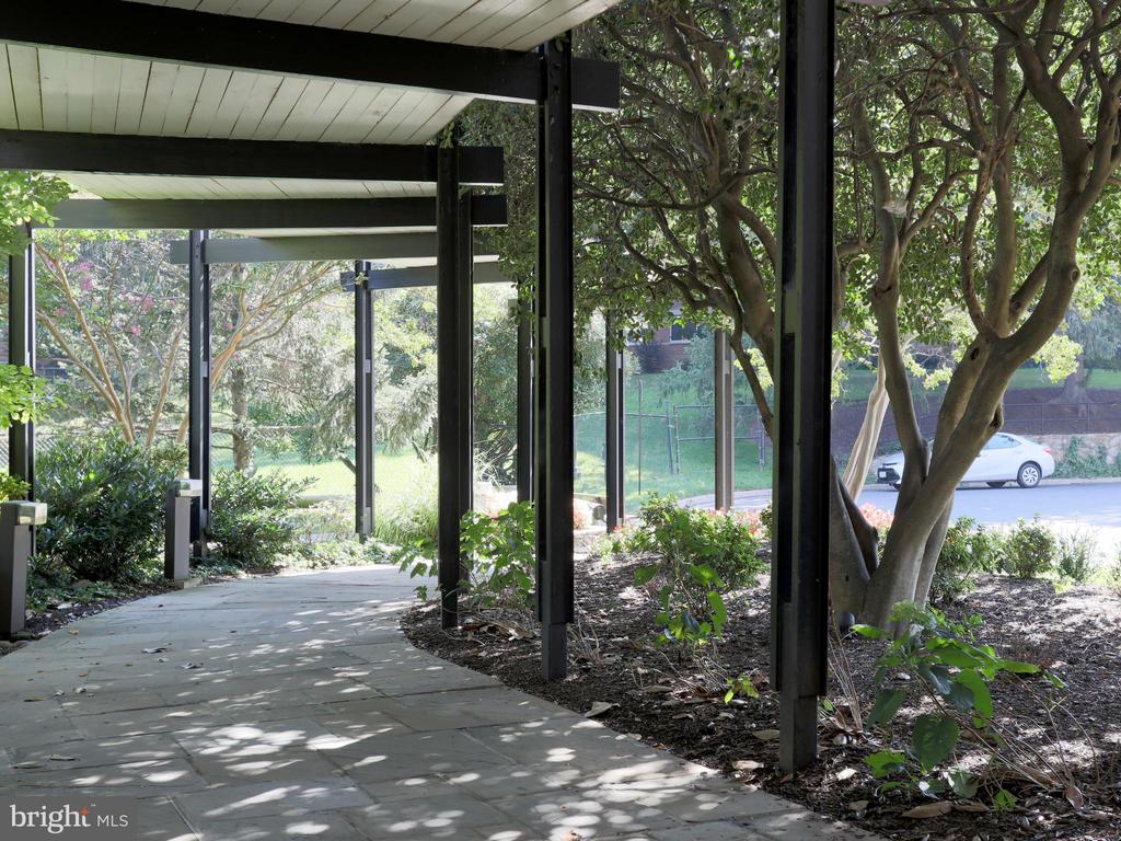 2030 N ADAMS STREET Unit: 805