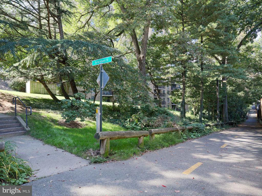 2030 N ADAMS STREET Unit: 805