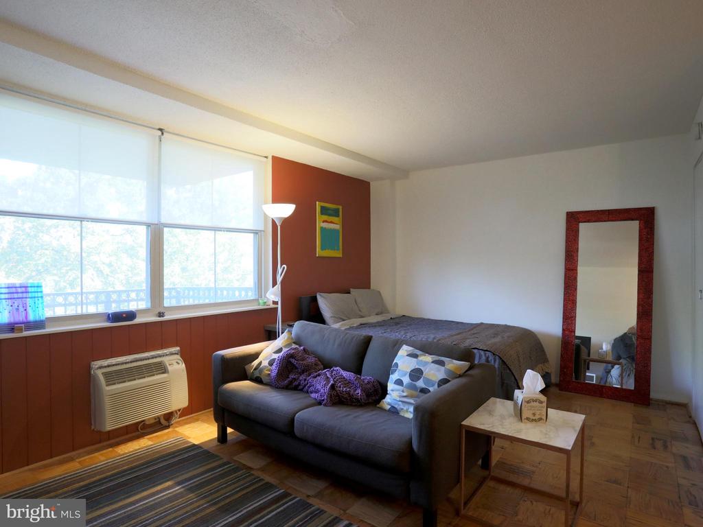 2030 N ADAMS STREET Unit: 805